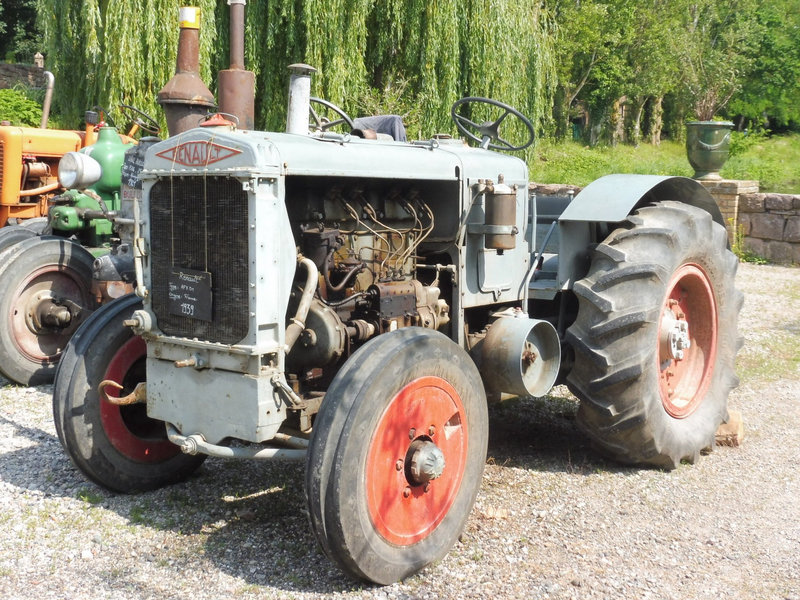 RENAULT type AFX D1 tracteur agricole 1939 Ungersheim (1)