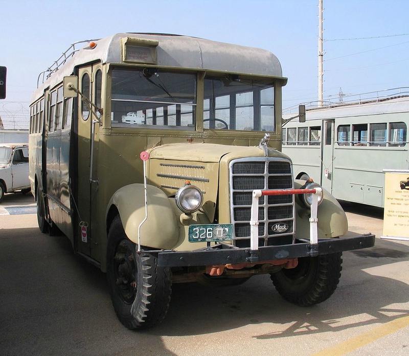 EM-mack-1946-1