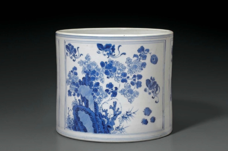 A blue and white cylindrical brush pot, China, Qing dynasty, Kangxi period (1662-1722)