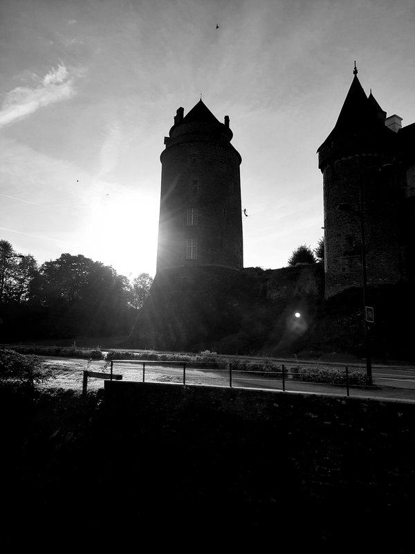 Le chateau de Chateaugiron Padmoumou et compagnie