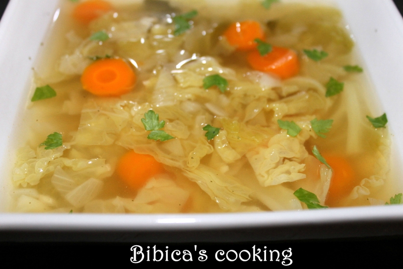 Soupe au chou {light} gros plan