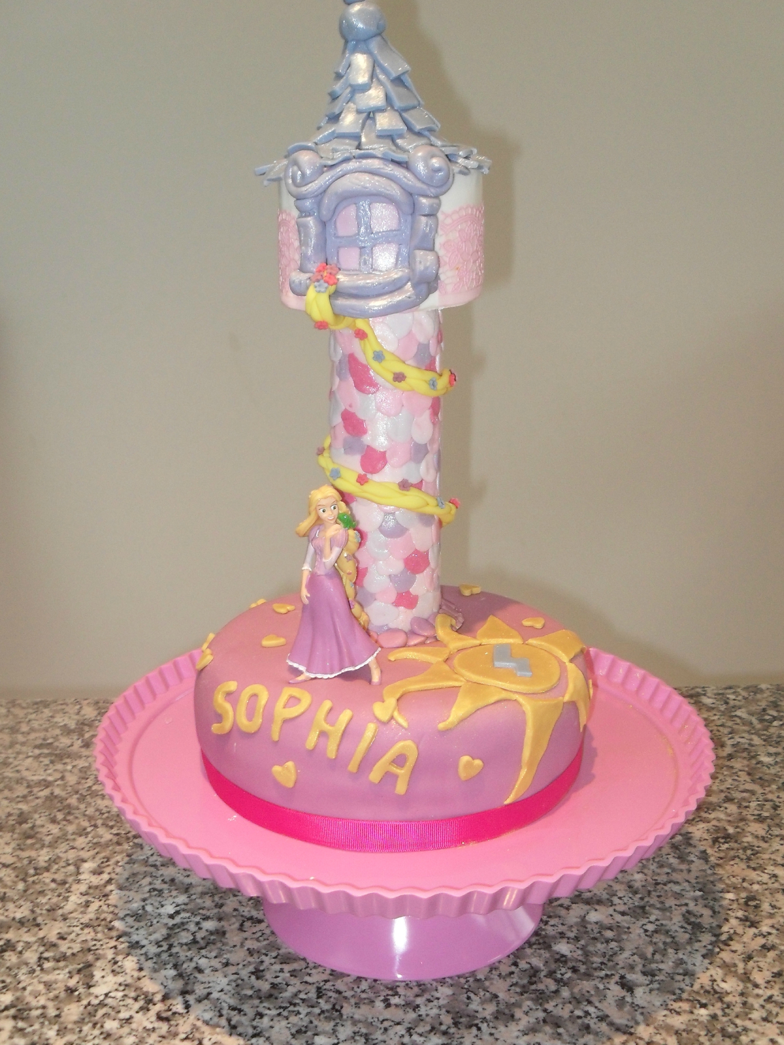 Les Gateaux Des 4 Ans De Ma Cherie Raiponce Et Aurore Dorogato
