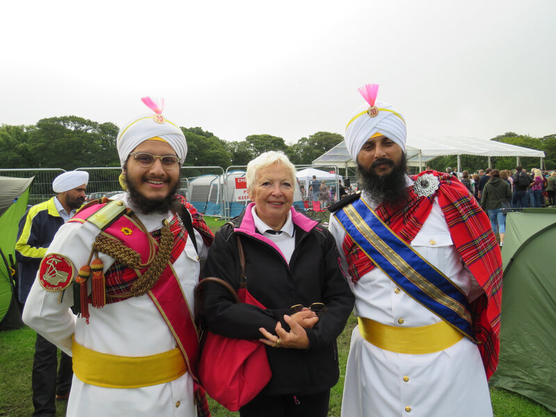 604 - Pipes and drums of Malaysia