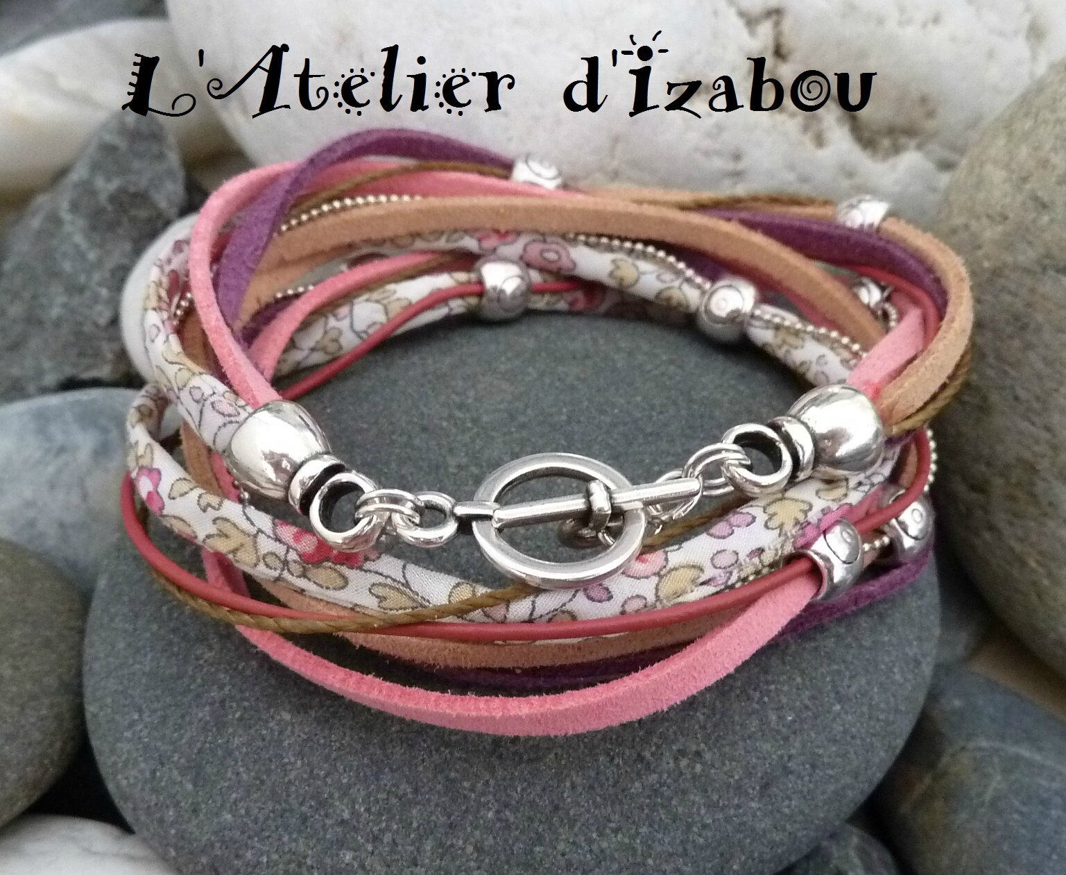 Bracelet en cuir fermoir T rosé