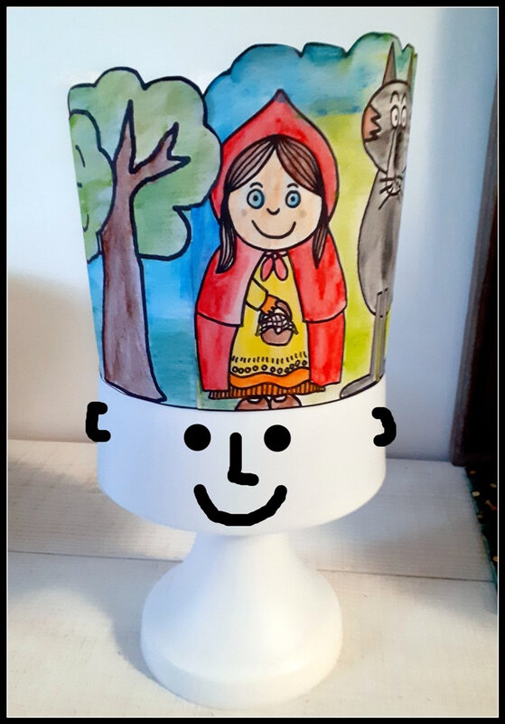 370-COURONNES-Couronne Conte LE PETIT CHAPERON ROUGE (49)