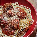 Spaghetti aux boulettes de viande et sauce tomate maison