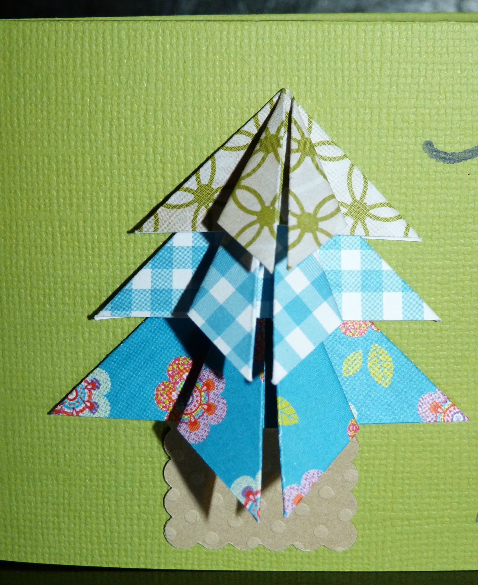 Mini-carte de Noël avec sapin en origami et cadeau - L2MG - La Boutique