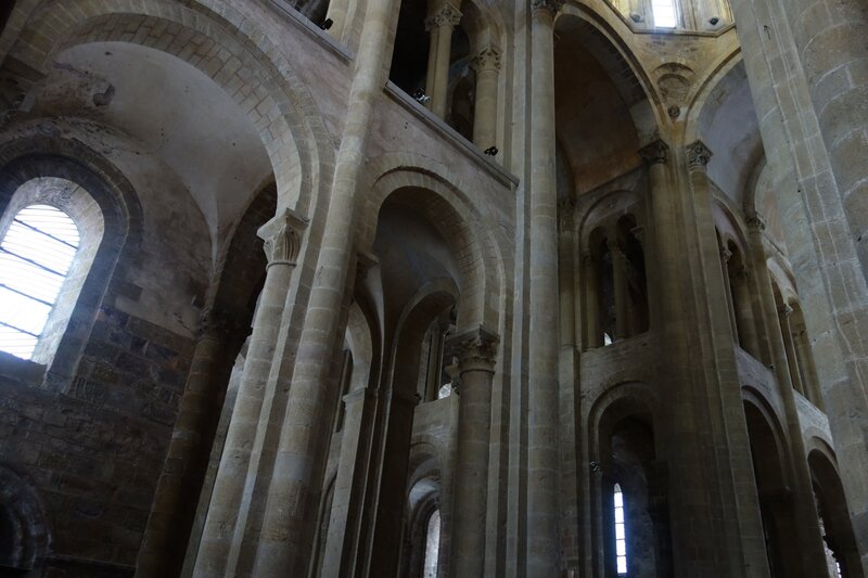intérieur de l'abbaye de Conques