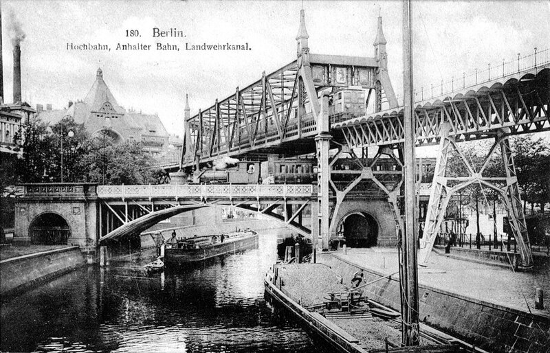 Berlin-Kreuzberg-U-Bahn-Bridge-Landwehrkanal