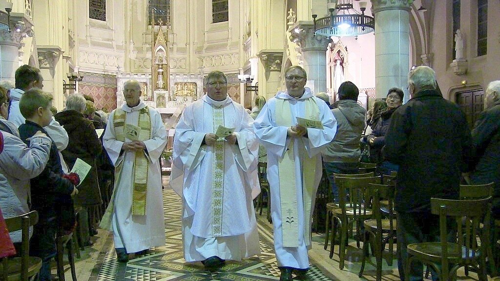 2017-12-26-accueil reliques Ste Thérèse-VIEUX BERQUIN (60)