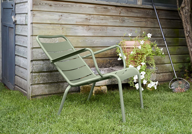 fauteuil-bas-luxembourg-fermob