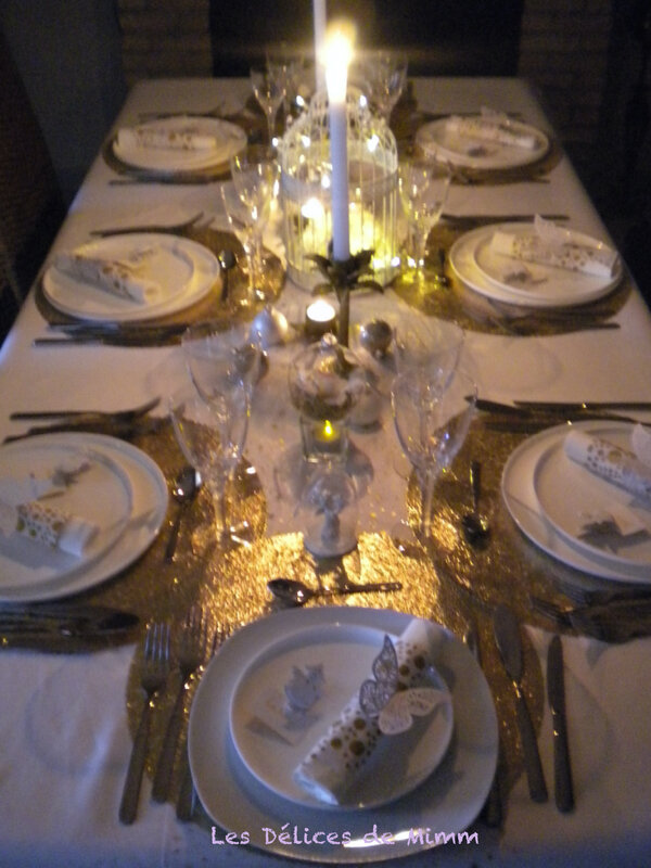 Ma table de Noël Chic et romantique en blanc et or 9