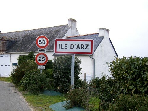 l'Ile d'Arz, c'est le nom de la commune