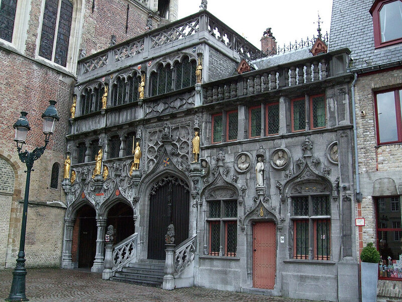 Façade de la basilique du Saint-Sang à Bruges (cliché commons.wikimedia.org)