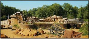 05b_guedelon_viewpano05