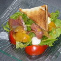 Salade tomates bicolores et jambon cru