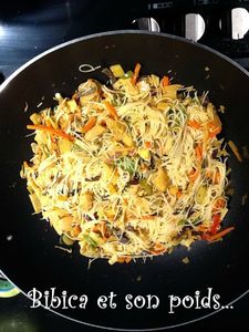 Wok mix de poisson et nouilles de riz