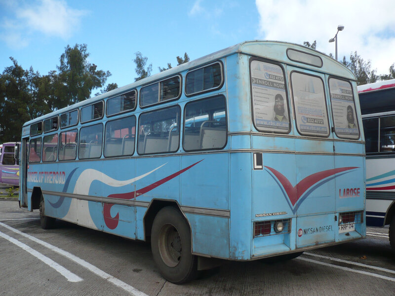 UD TRUCKS Nissan Diesel autobus Angel of the Road Port Mathurin (2)