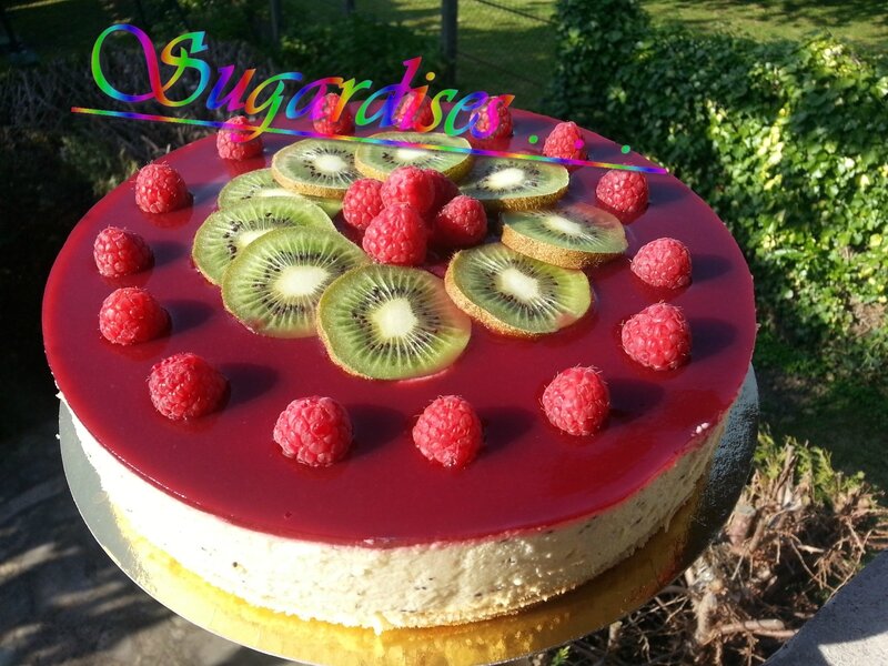 Bavaroi Kiwi Avec Son Insert Fraise Sur Son Miroir Framboise Sugardises Gourmandises