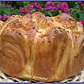 Brioche estivale aux éclats de nougatine