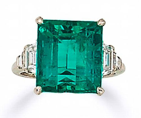 A_fine_emerald_and_diamond_ring