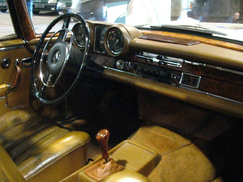 Mercedes280SEcoupeW111int