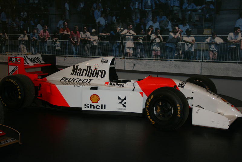 Mclaren mp4 9