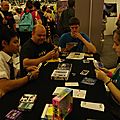 Une session de jeu sur le stand du Dernier Bar