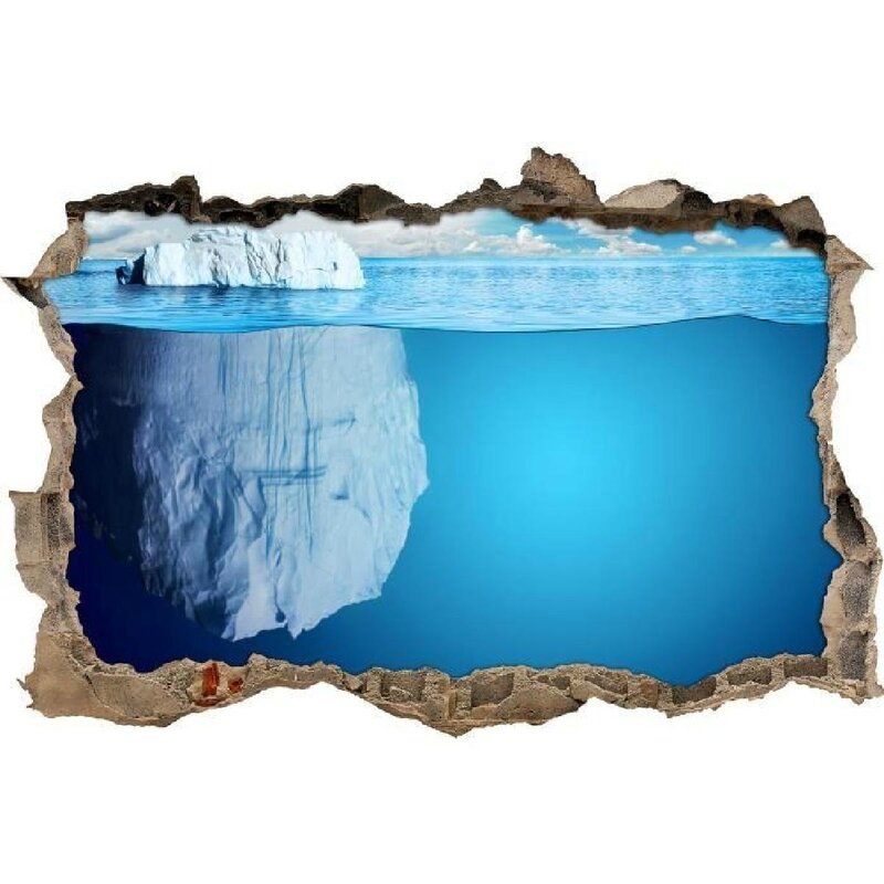 iceberg-geant-dans-la-percee-de-la-paroi-de-la-mer