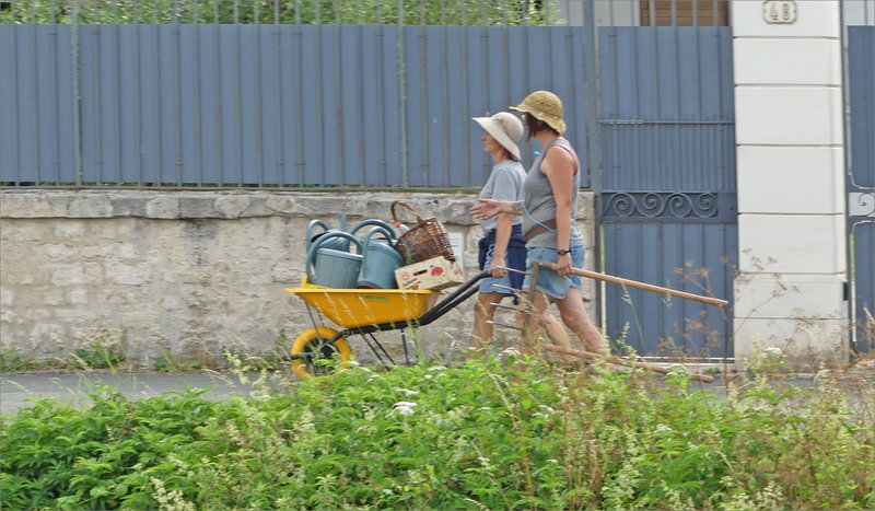 Jardins brouette arrosoirs 130623