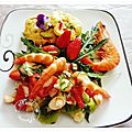 Salade de crevettes, fraises, kiwis, orange, basilic et son moelleux sucré-salé aux fraises