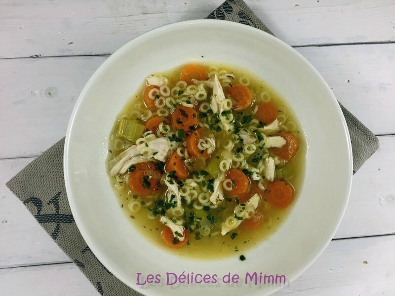 Soupe de poulet (avec un reste de poulet rôti)