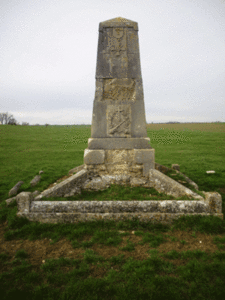 54470 - Ansauville - dans un champ pres cimetiere monument aux officiers_soffic_caporaux soldats du 241 e ri morts pour la france 1916