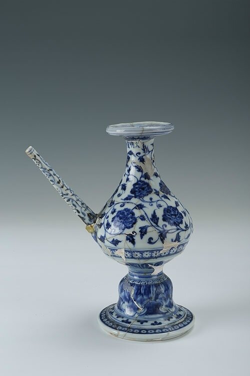 Blue-and-white holy-water vase with interlocking branches of peony, Xuande period (1426-1435)