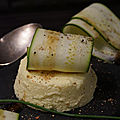 Flan de chèvre au poivre et lamelles de courgettes
