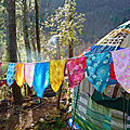 Drapeaux, banières, fanions, guirlandes et banderoles en nature