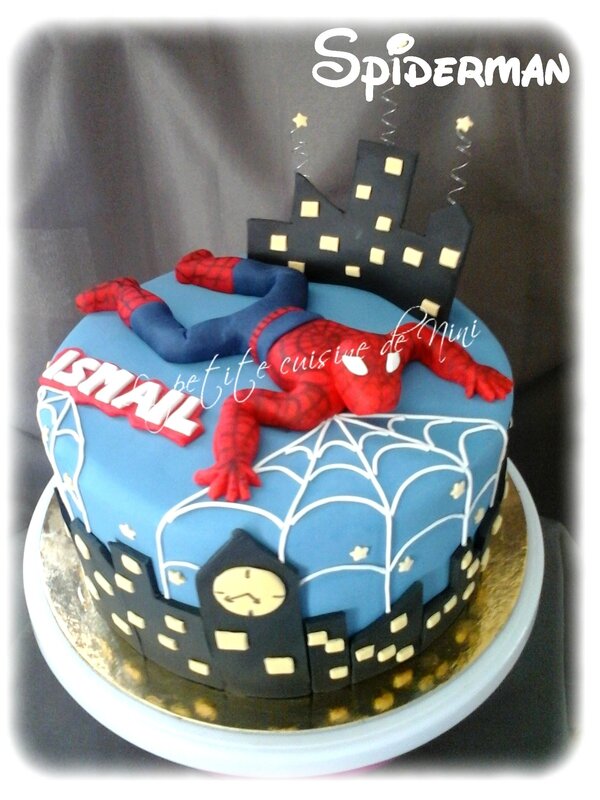 Gâteau d'anniversaire Spiderman 3D