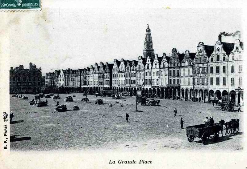 1495177886-62-Arras-la-grande-place