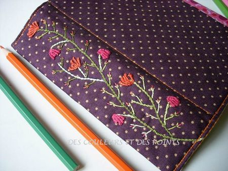 CALEPIN détails broderie 2
