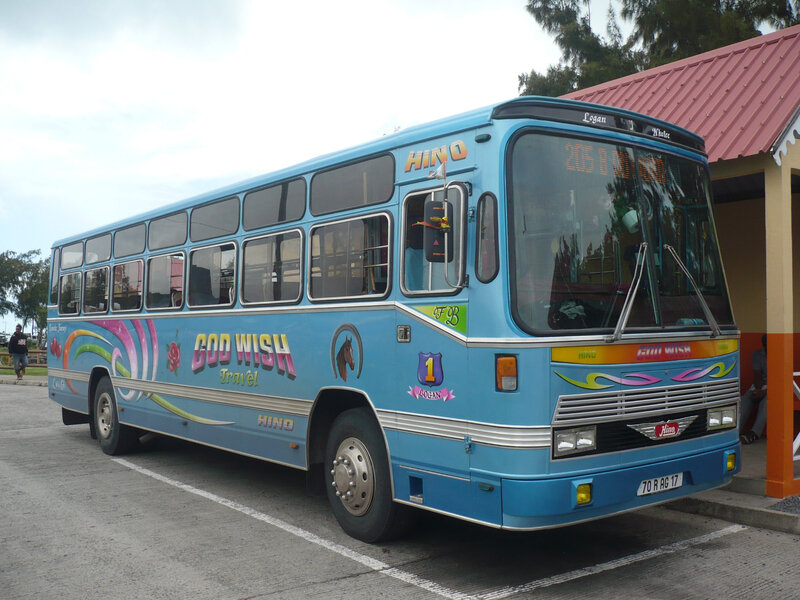 HINO autobus God Wish Travel Port Mathurin (1)