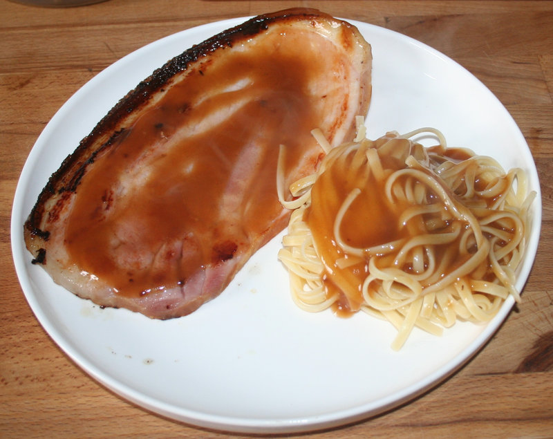 Jambon de Vendée fumé à la plancha et linguine sauce madère amafacon
