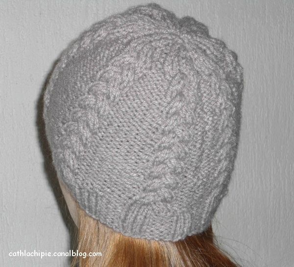 Patron tricot bonnet torsade femme