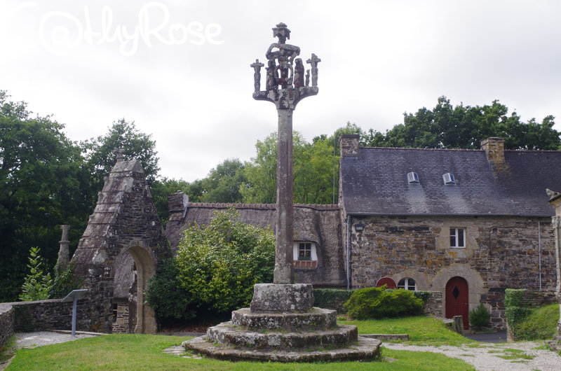 && calvaire Vieux Bourg (2)