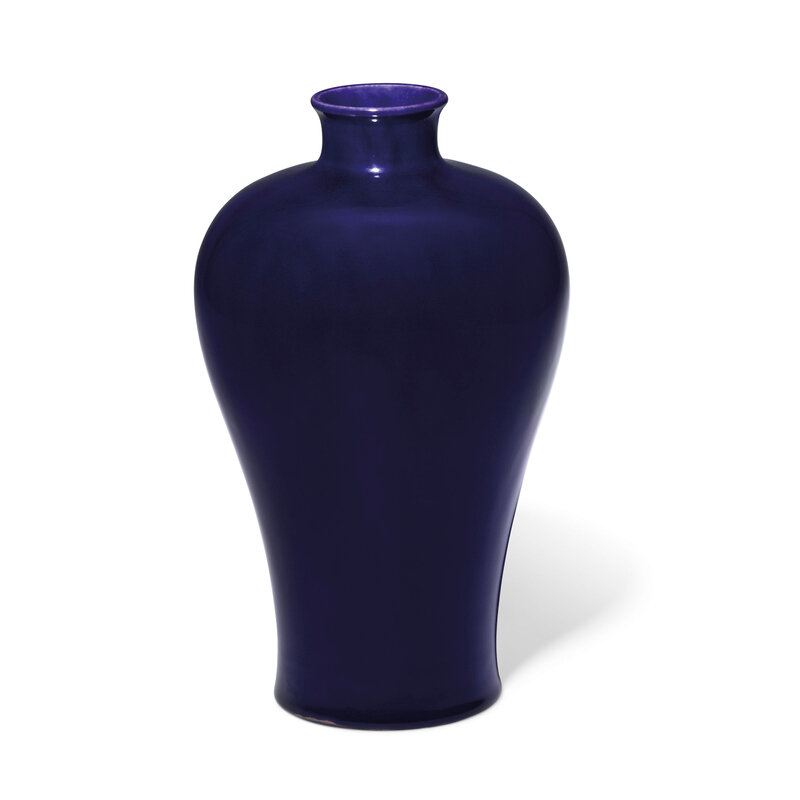 2019_CKS_17114_0160_000(an_aubergine-glazed_vase_meiping_qianlong_incised_six-character_seal_m)