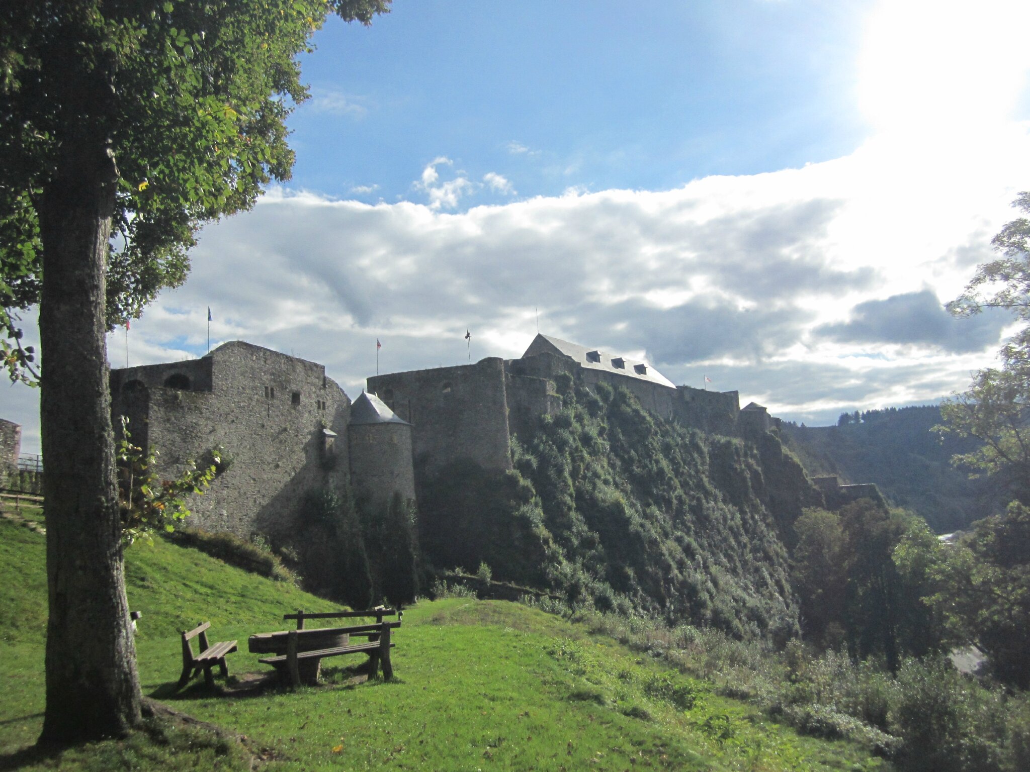 Quartier de Bretagne et château de Bouillon Rue Treuz